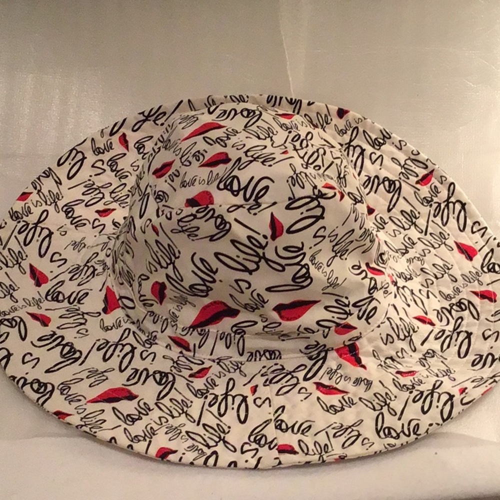 Diane von Furstenberg bucket hat